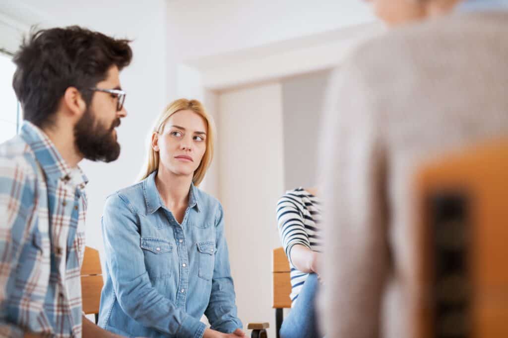 group therapy during alcohol detox program